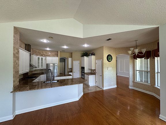 4th image of 435 Monterey Pkwy