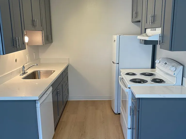 Wingate Apartments — Photo 13
