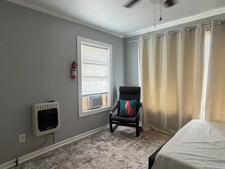 1633 Washington Ave #D — Photo 13