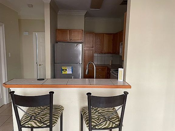 4th image of 710 E Boyd Dr APT 807