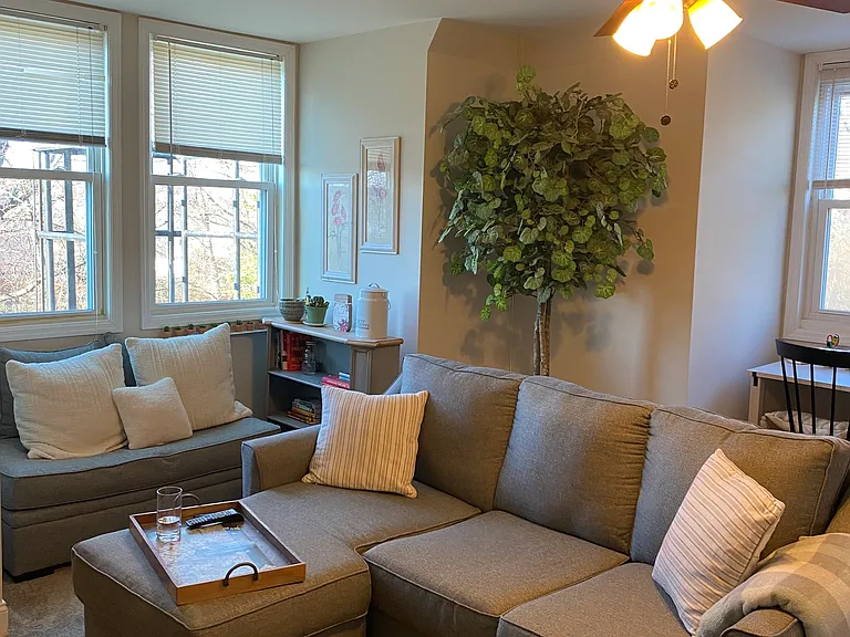 2278 Williams Ave #6 — Photo 1