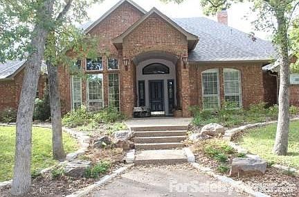 2nd image of 301 Mosswood Dr
