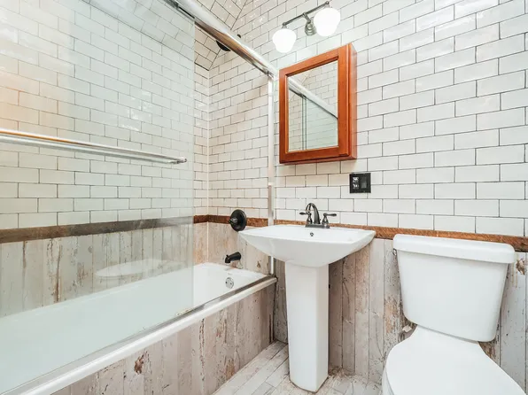 208 Starr Street image 12 of 17