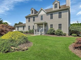 2 Box Tree Rd, East Quogue, NY 11942