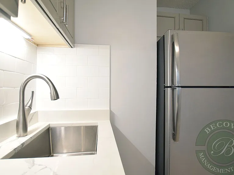 The Legacy HB at Clarendon Park — Photo 34