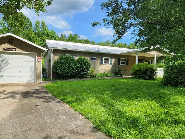 331 Northwood Dr, Walhalla, SC 29691