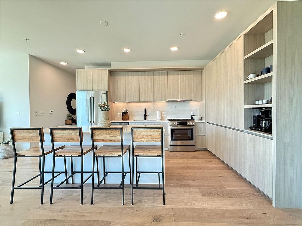 1st image of 2209 S 1st St #328