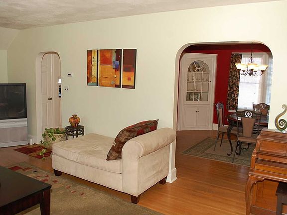 Living Room / Dining Room