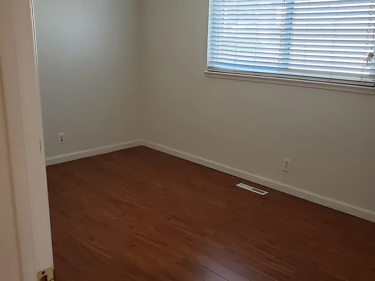 1321 Torrance Ave — Photo 2