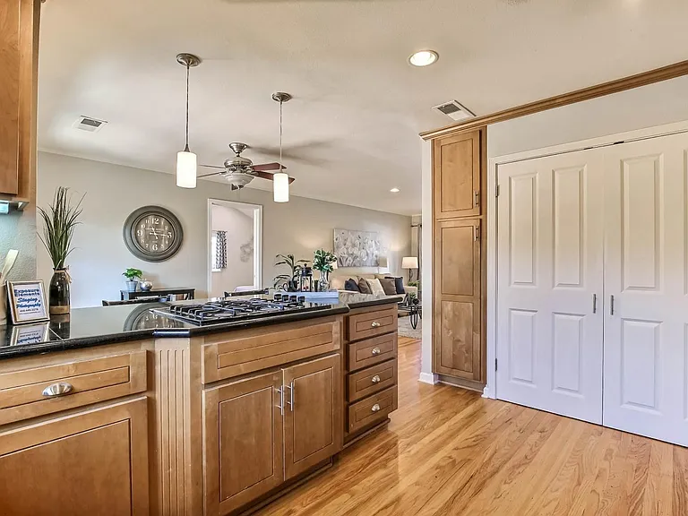 1359 Keoncrest Ave — Photo 9