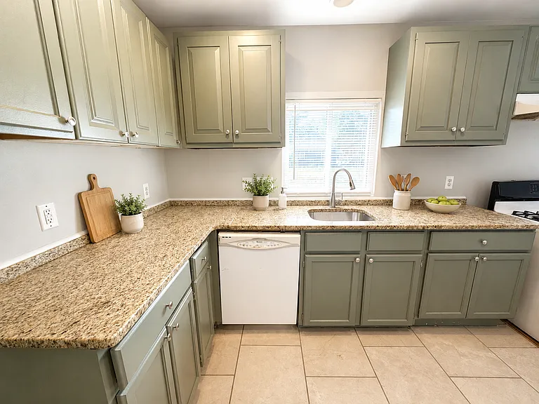 11060 Paige Ave — Photo 10