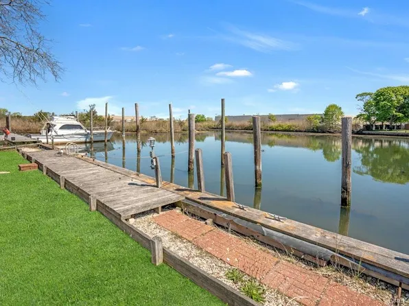 144 W Lake Drive, Lindenhurst, NY 11757