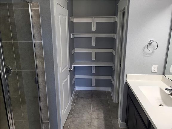 4th image of 2716 Bernadino Drive