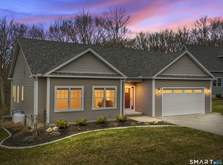 11 Kaatskill Ln E, Niantic, CT 06357