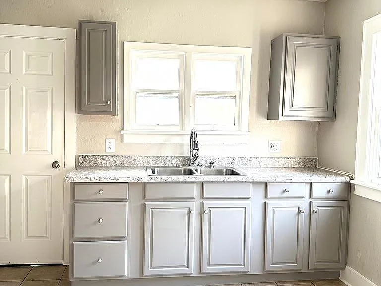 1607 McIlwraith St #1 — Photo 3