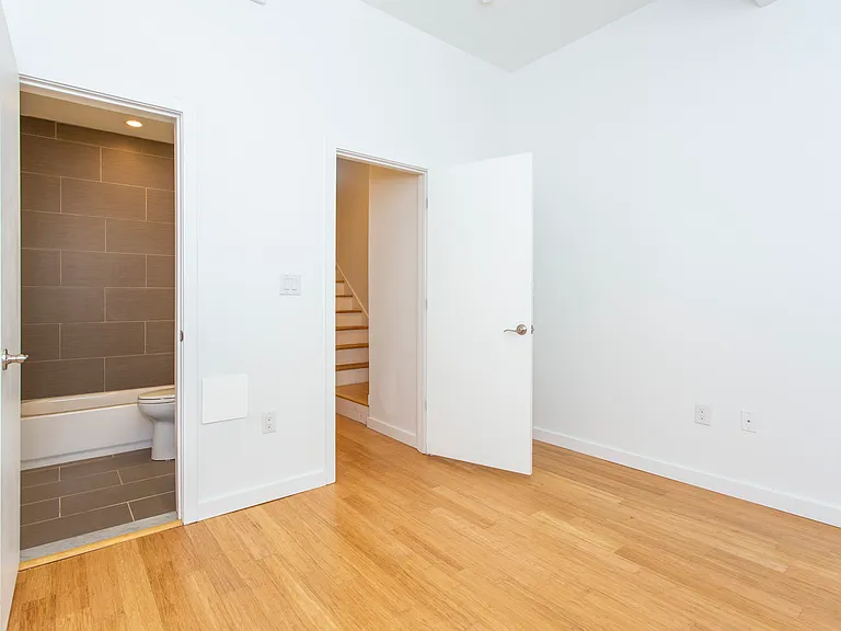 1519 Ogden St #1 — Photo 12