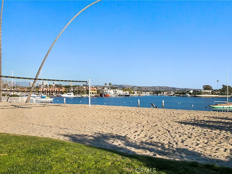 2572 Bayshore Dr — Photo 47