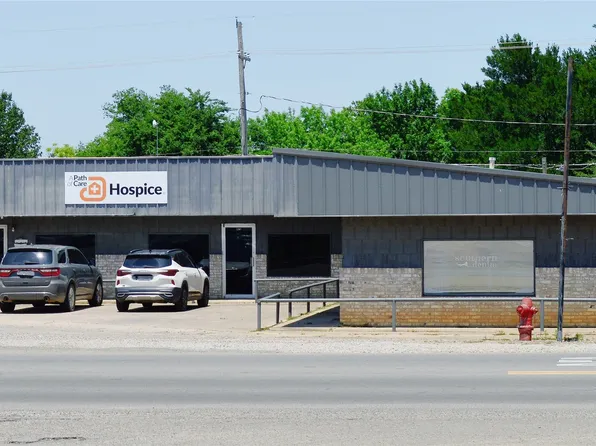 1207 E Jackson St, Hugo, OK 74743