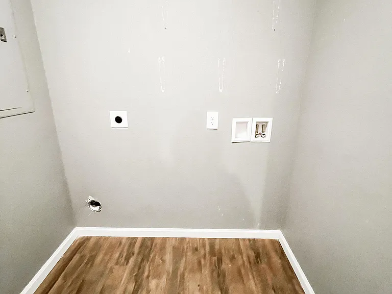 504 E Boulevard St — Photo 9