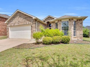 1120 Hearthstone Dr, Burleson, TX 76028