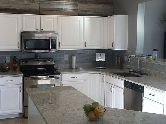 4th image of 10214 Limerick Cir