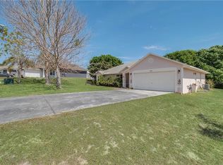 956 Forest Hill Dr, Minneola, FL 34715