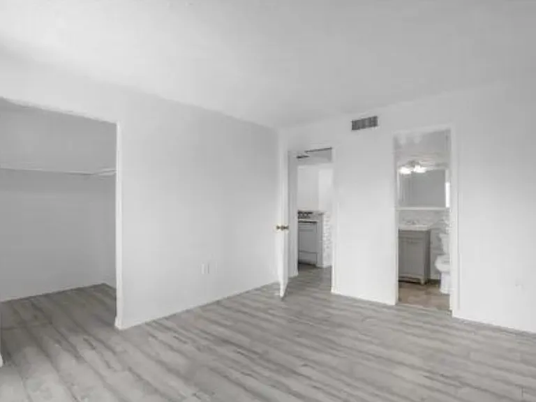 564 Orange 40 Dr #40 — Photo 7