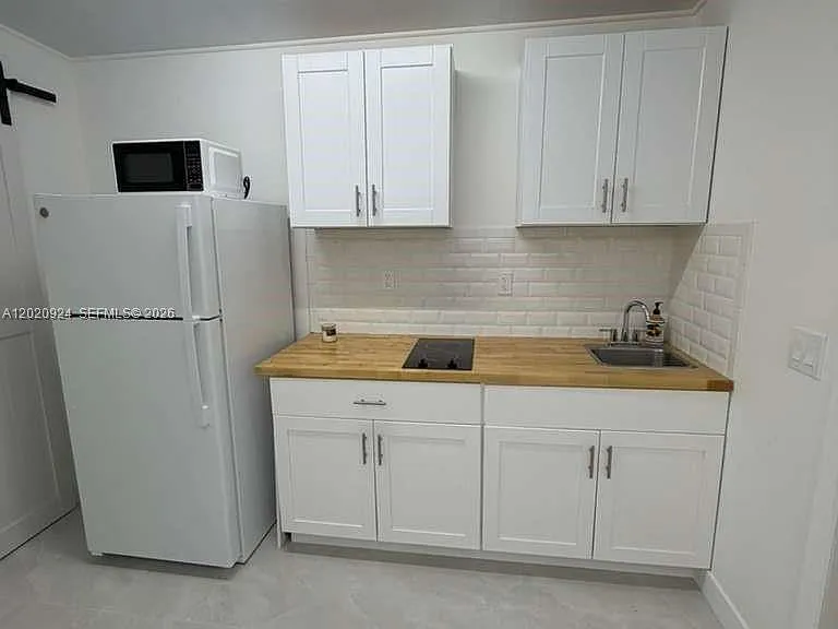 19316 SW 121st Ave #3 — Photo 9