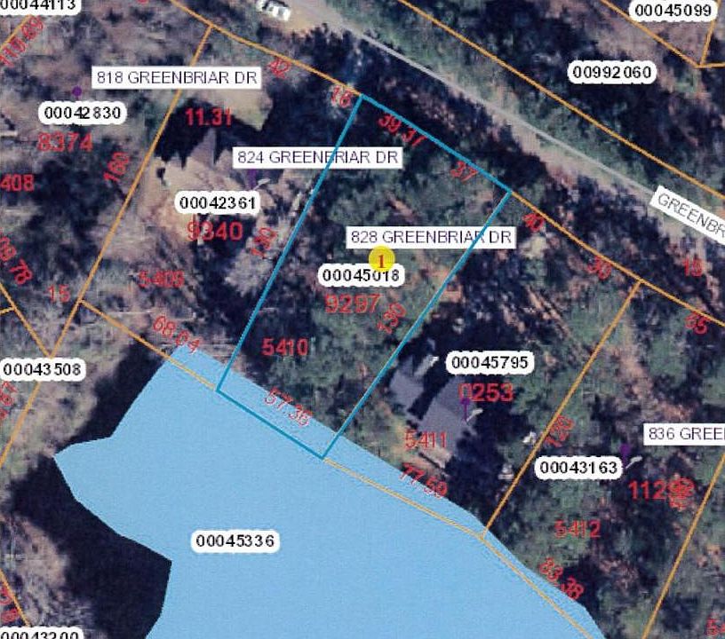 2nd image of 828 Greenbriar Dr