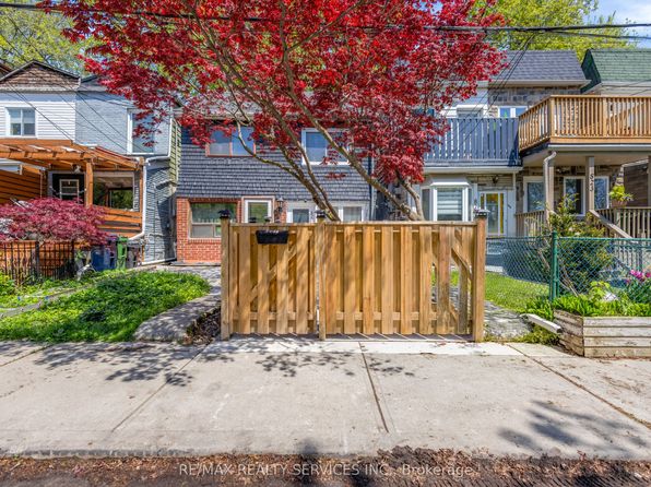 827 Craven Rd, Toronto, ON M4L 2Z7