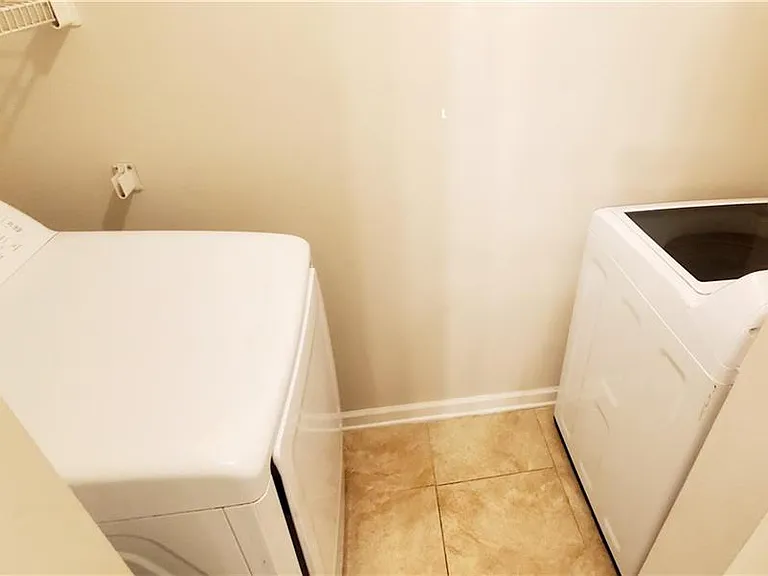 17 Christine Ct — Photo 10