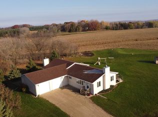 N7036 White Clover Rd, Manawa, WI 54949