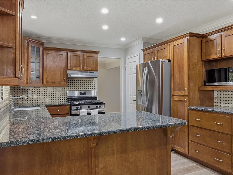 11604 Buttonwood Dr — Photo 9