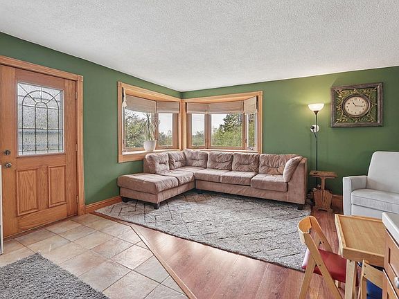 2nd image of 1317 Shoreview Rd