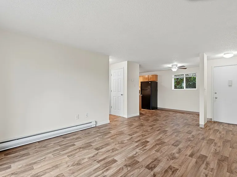 Birchcreek Apartments — Photo 14