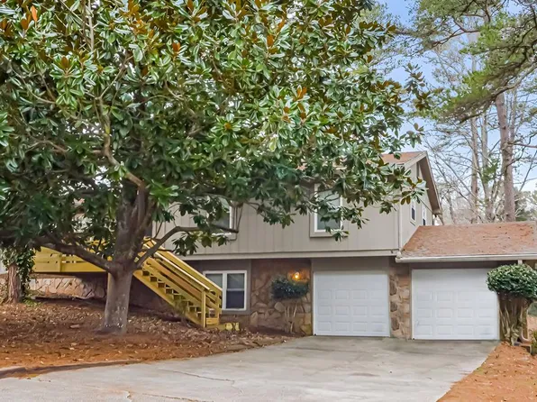 6226 Field Glen Rd, Stone Mountain, GA 30087