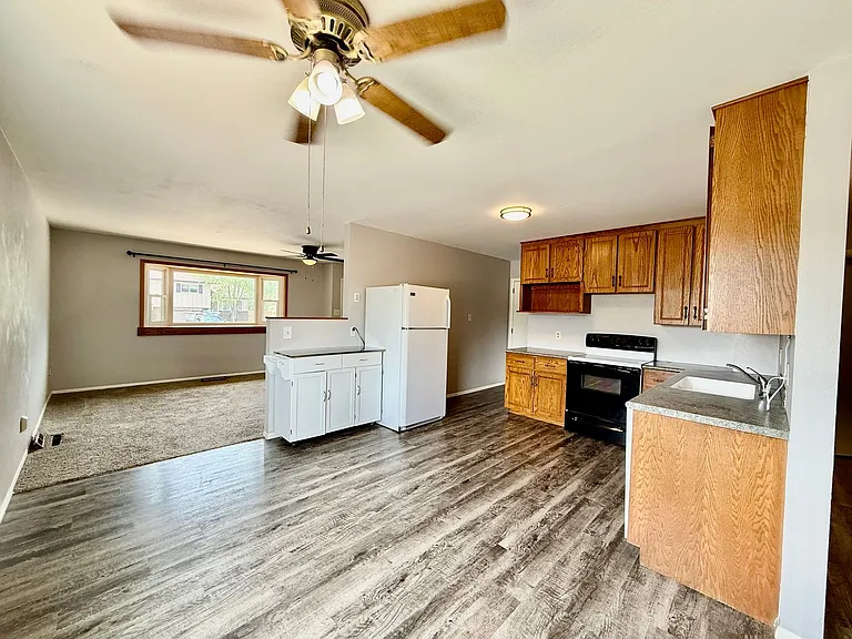 4125 Tulip Way — Photo 2