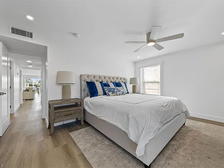 1910 Gulf Shore Blvd N #107 — Photo 19