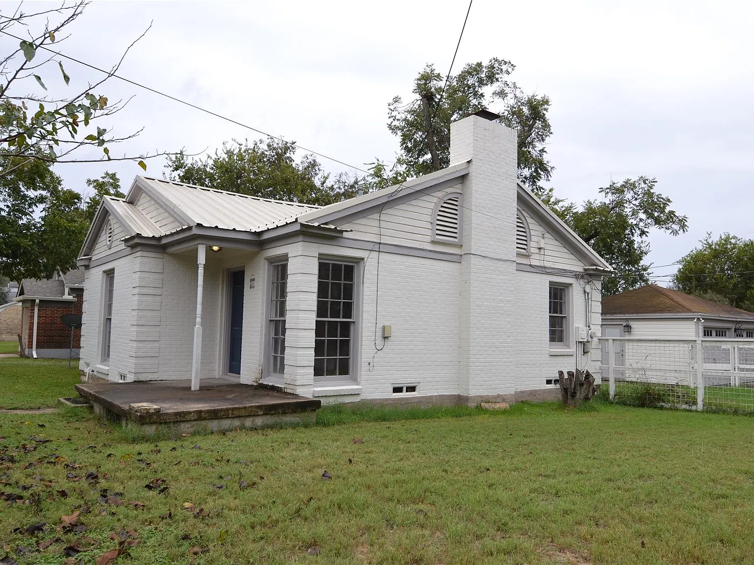 3 bed, 1.0 bath, 1120 sqft, $1,450 — Photo 3