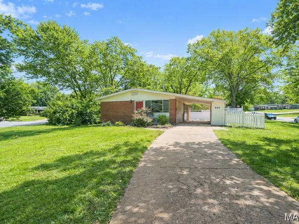 660 Pimlico Dr, Florissant, MO 63033