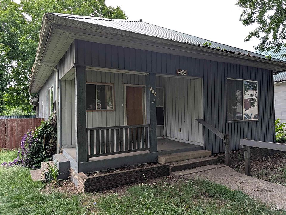 1st image of 815 Maple St
