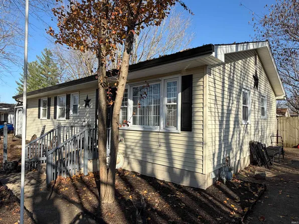 1812 Circle Dr, Bedford, IN 47421