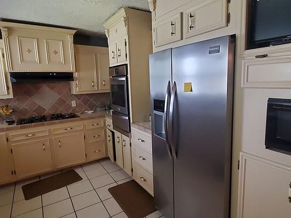 2nd image of 498 Fairwind Dr