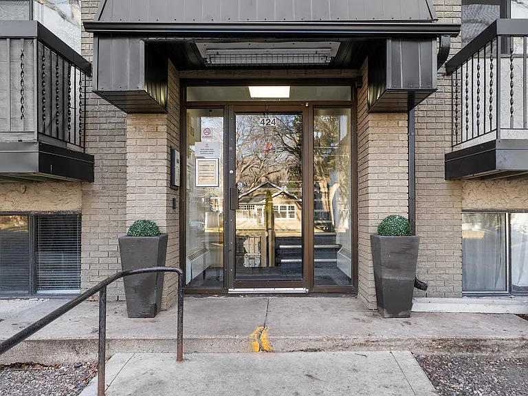 424 Main St — Photo 17