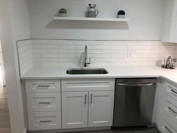 3rd image of 101 NW 23rd Pl #126