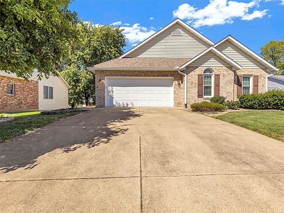 2nd image of 2 Berry Patch Ln