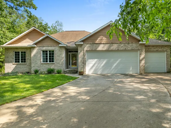 1995 Shining Tree Dr NE, Belmont, MI 49306