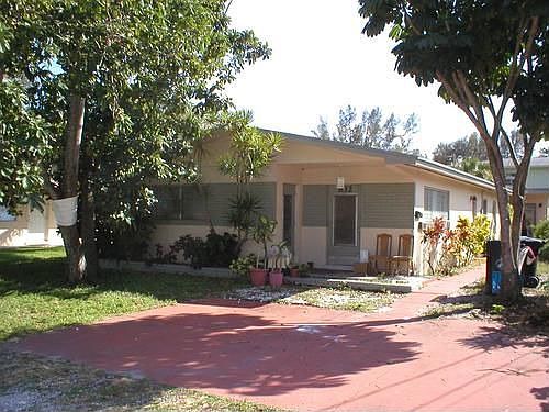 1st image of 832 NW 29th St