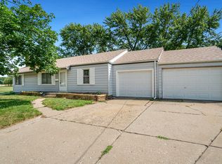 945 E Riverside Blvd, Loves Park, IL 61111