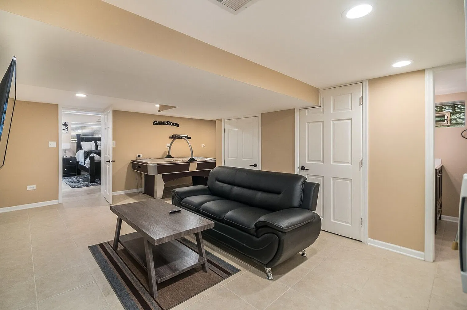 4 bed, 2.5 bath, $16,842 — Photo 2